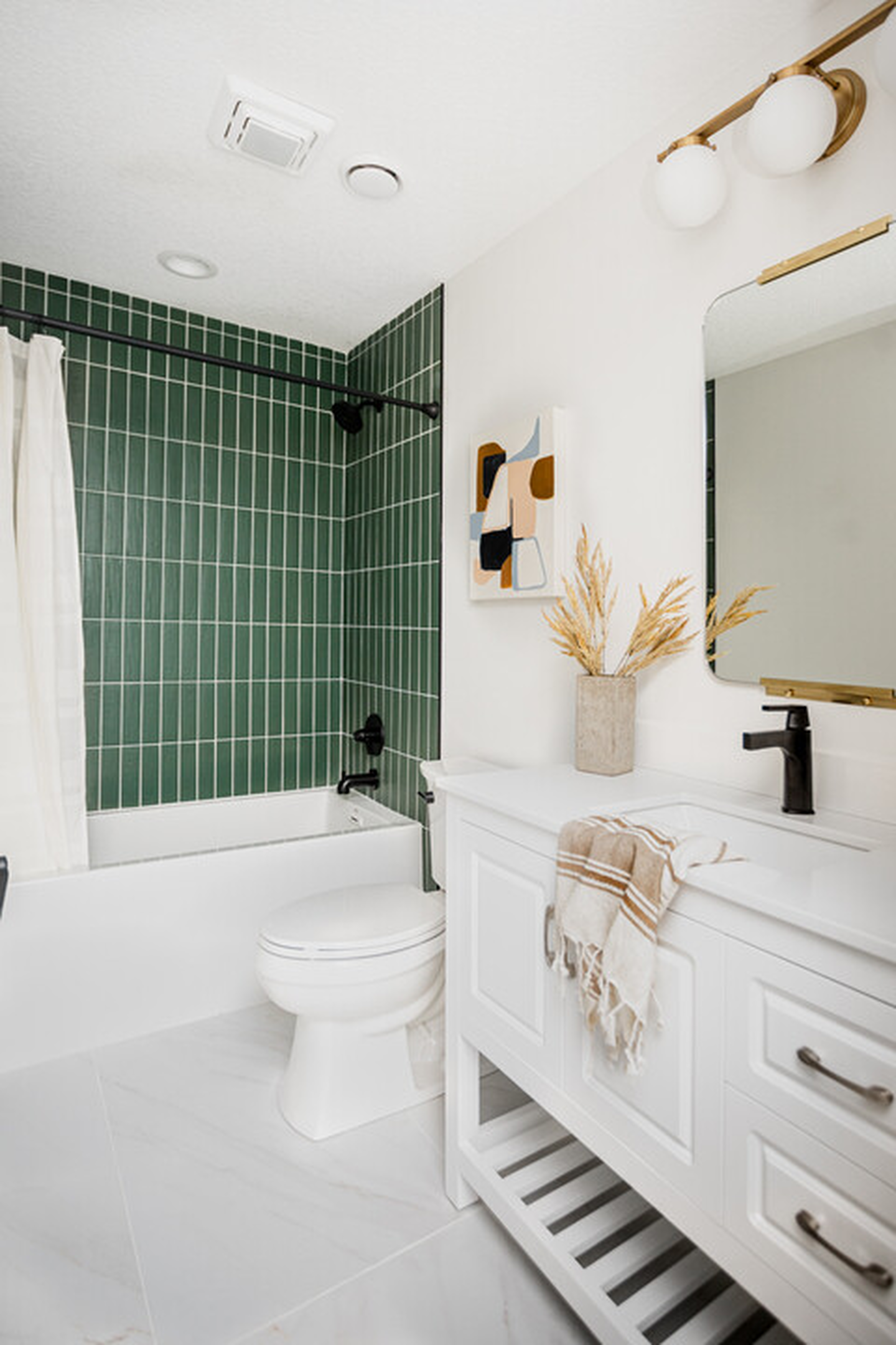 Linea Skirted Bath