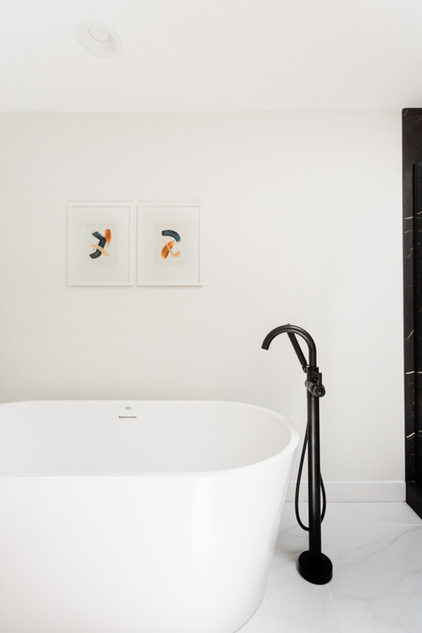 Celese Freestanding