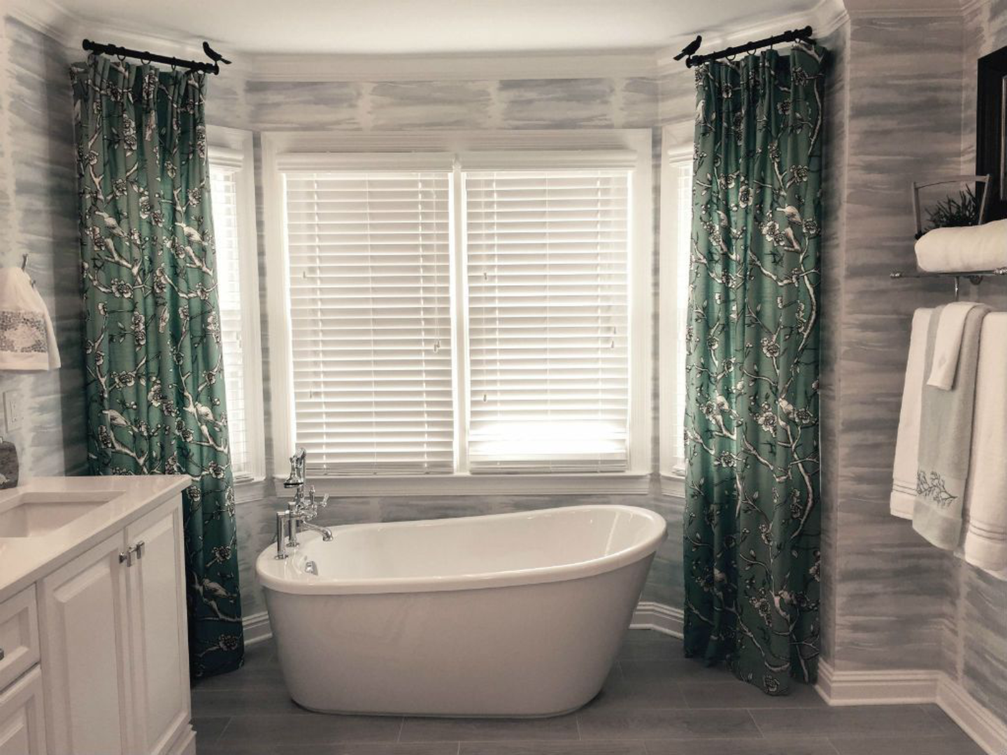 The Arietta slipper tub