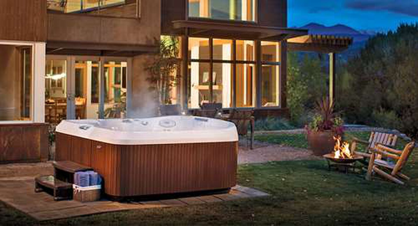 Hot Tub Promotions & Offers Jacuzzi®