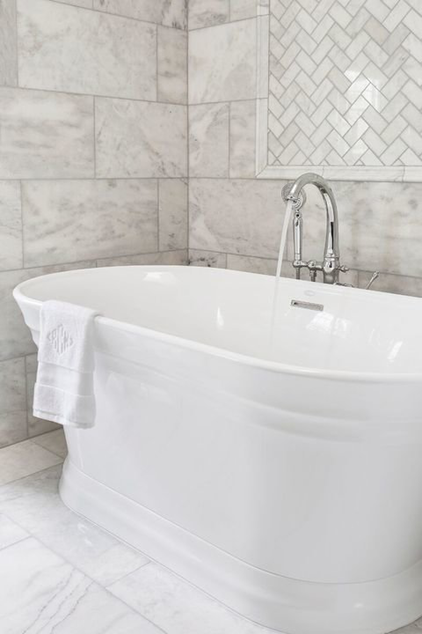 The Serafina Freestanding tub
