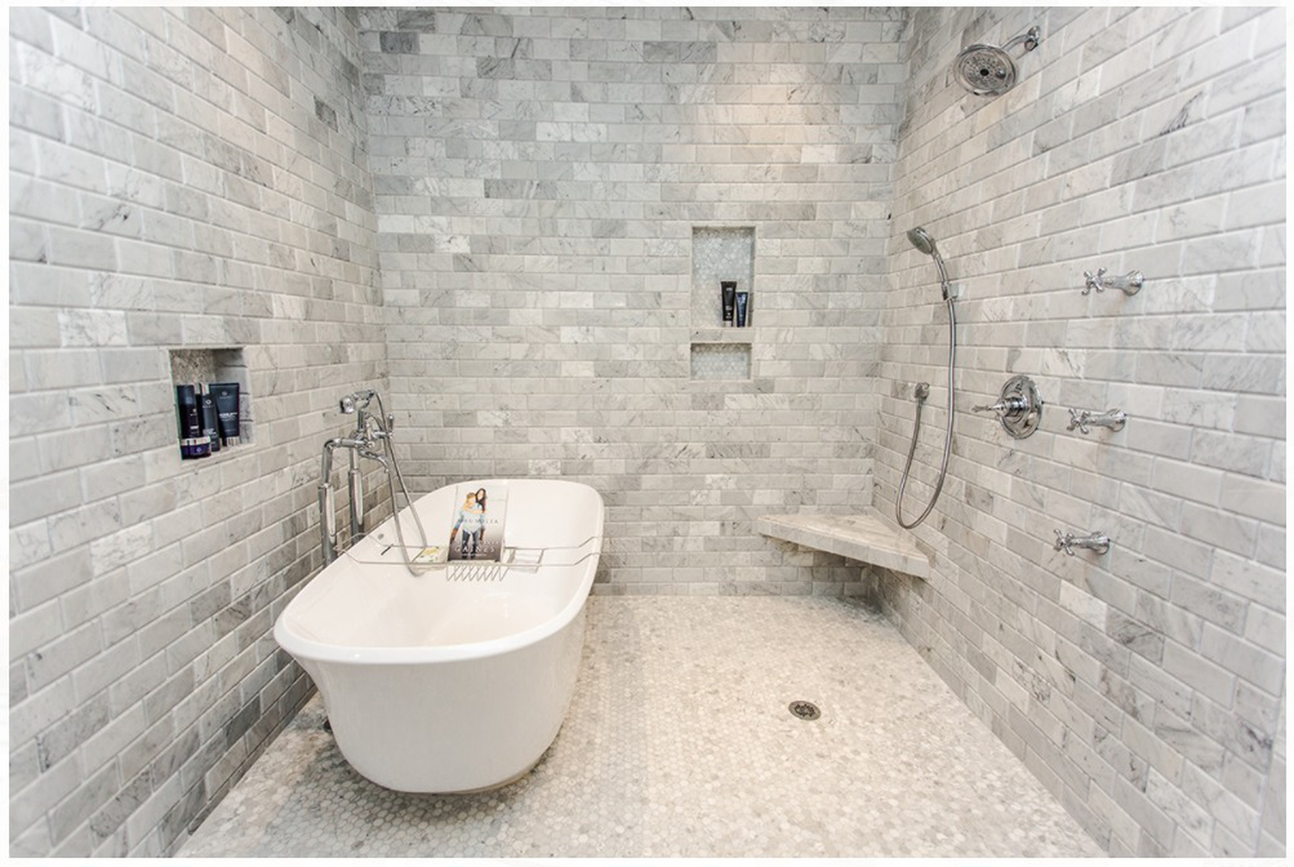 The Jacuzzi Azzurro Freestanding tub