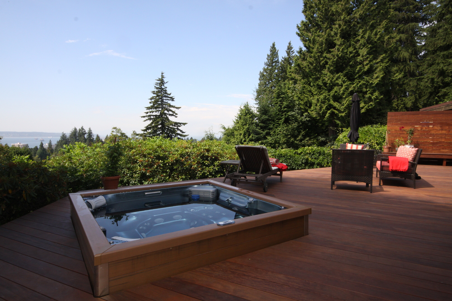 The Best Three Person Hot Tubs 2024 Jacuzzi®