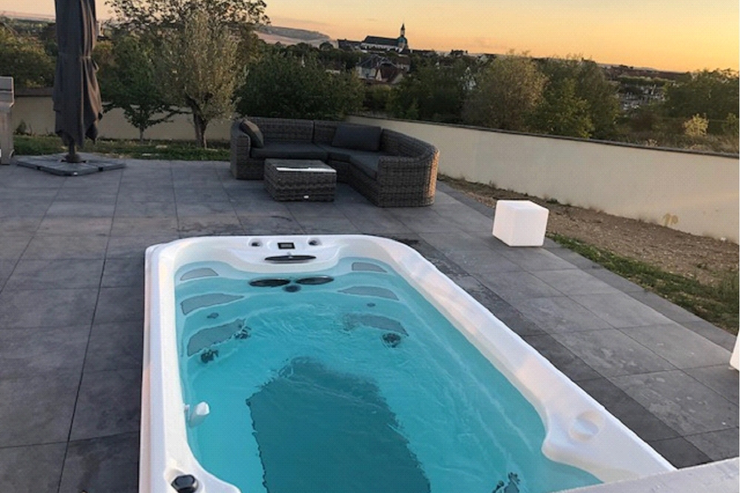 small swim spas, swim spas with hot tub, how deep is a swim spa, deep swim spa, 5 ft deep swim spa, 6 foot deep swim spa, extra deep swim spa