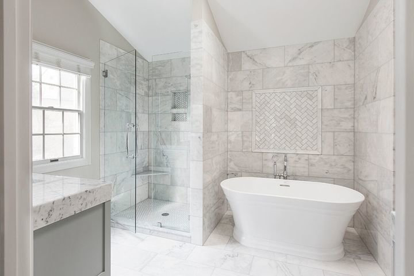 The Serafina Freestanding tub