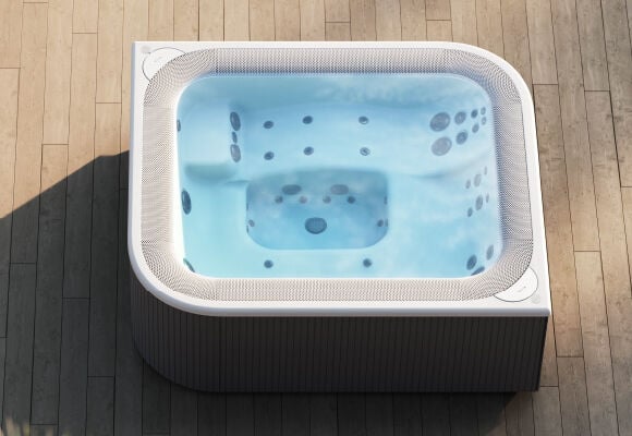 J-485™ DESIGNER HOT TUB WITH OPEN SEATING | Jacuzzi® EMEA