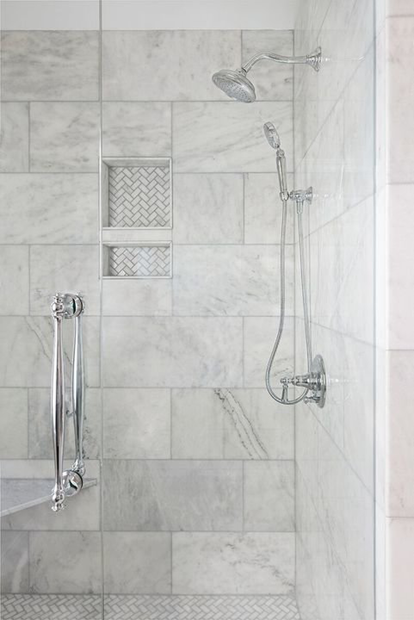 The Serafina Freestanding tub