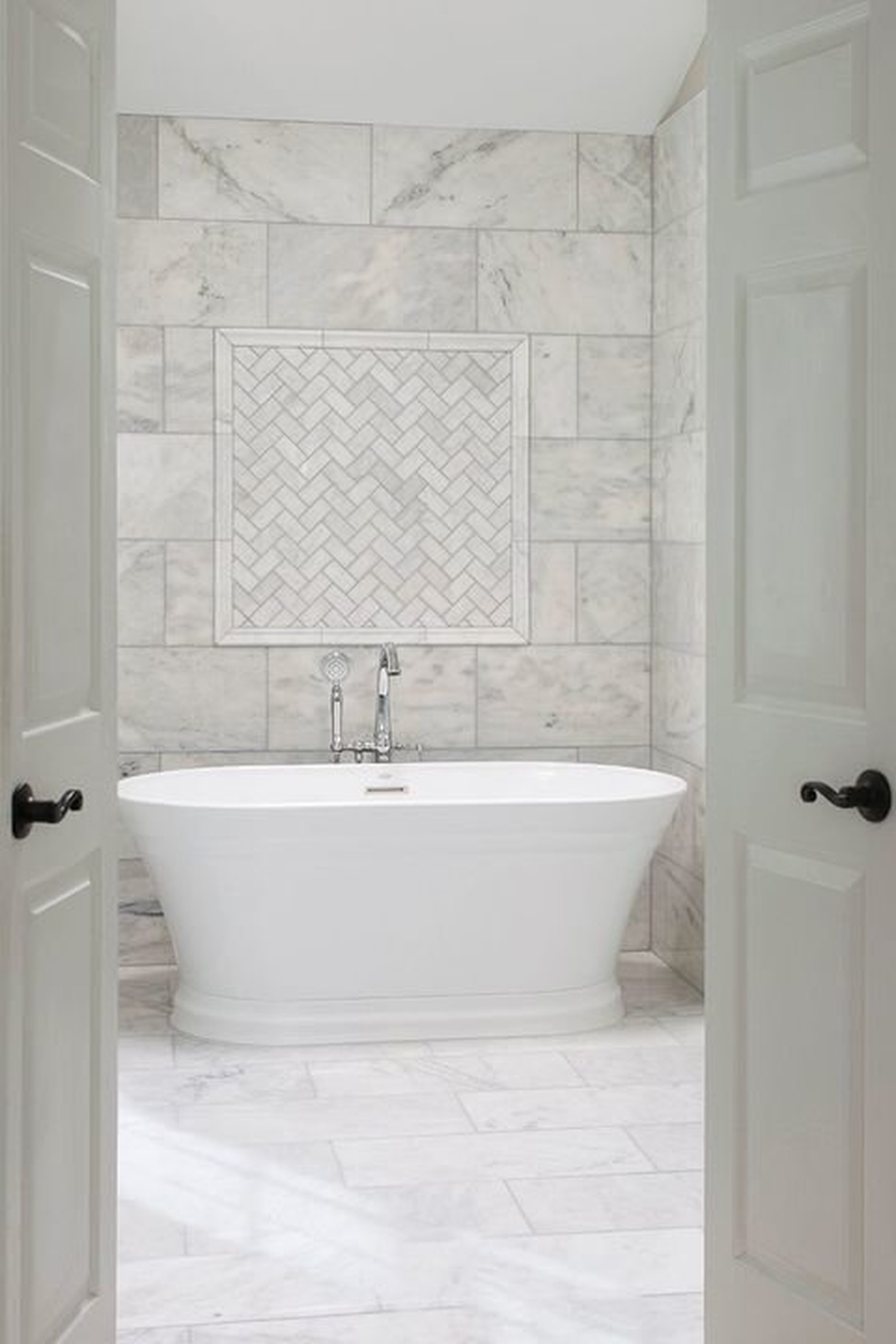 Serafina freestanding bath