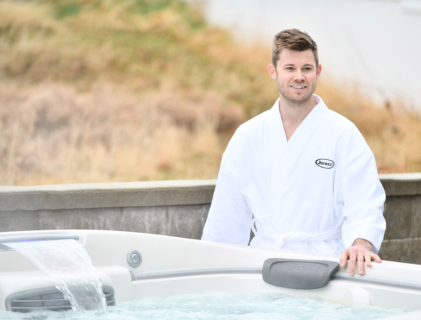 J-585 hot tub with umbrella