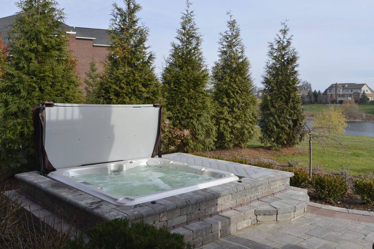 2 person outdoor hot tubs- hot tub with cover