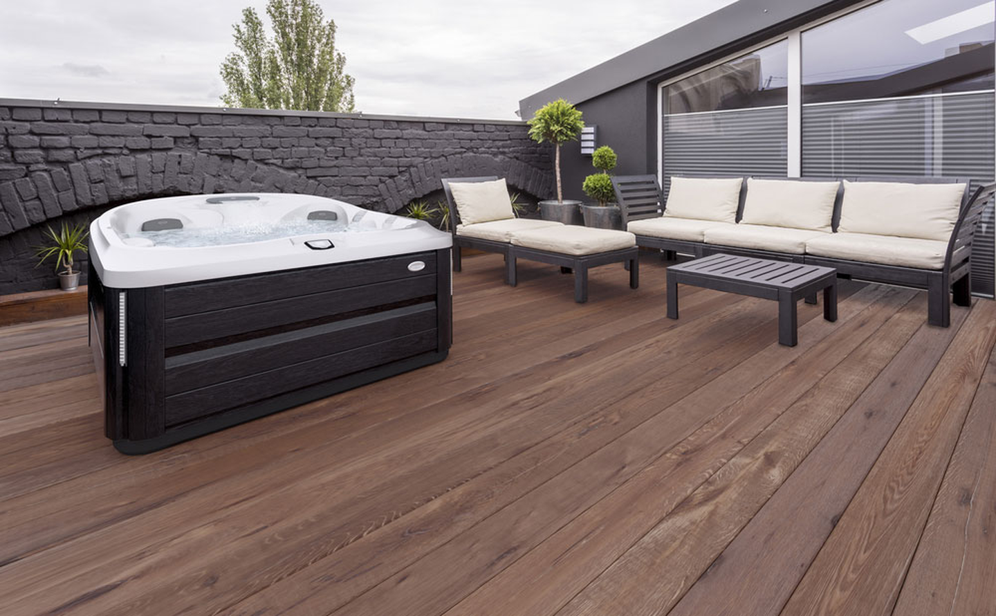 hot tub maintenance, hot tub costs, how much does it cost to run a hot tub, how much is a jacuzzi, hot tub power requirements