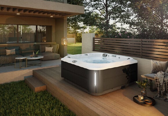 J-485™ DESIGNER HOT TUB WITH OPEN SEATING | Jacuzzi® EMEA