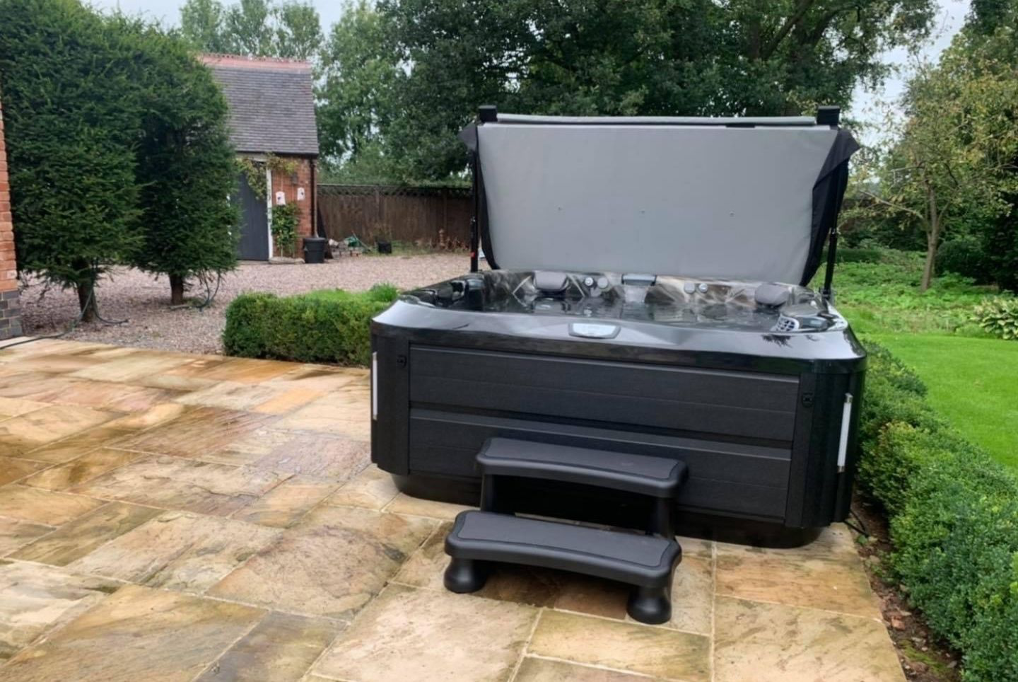 jacuzzi hot tub cover