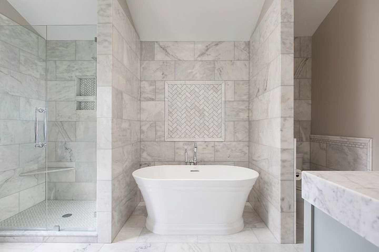 The Serafina Freestanding tub