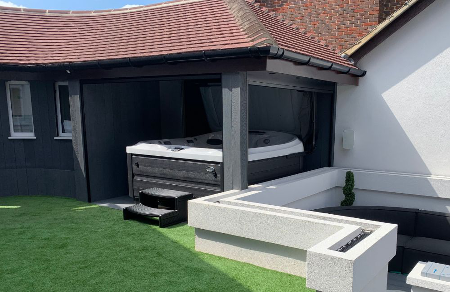 Jacuzzi&reg; Hot Tub Garden Design