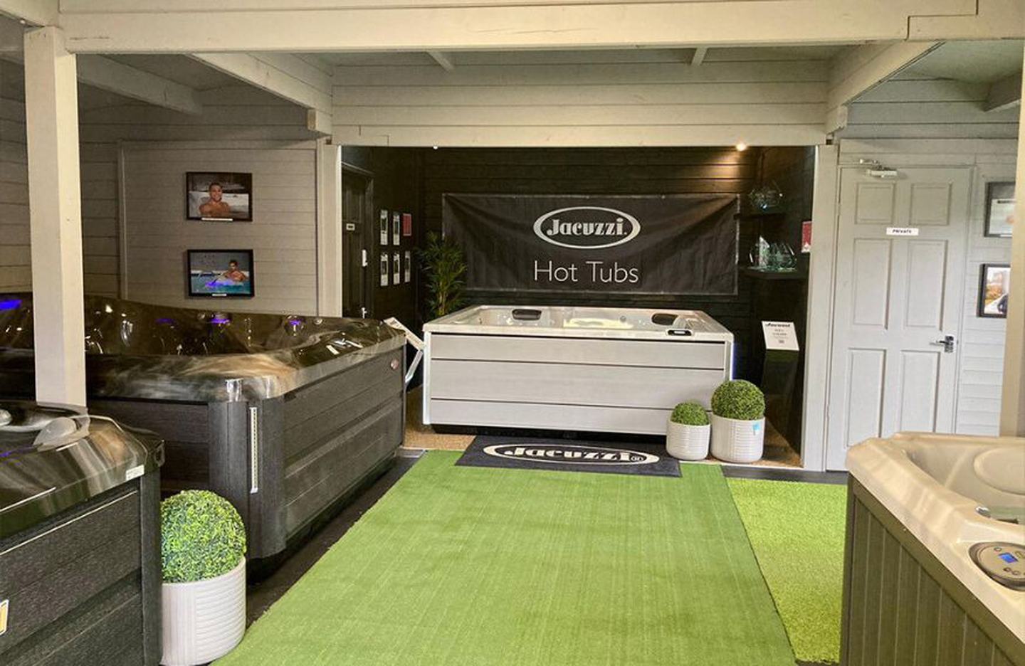 Euphoria Lifestyle Hot Tubs