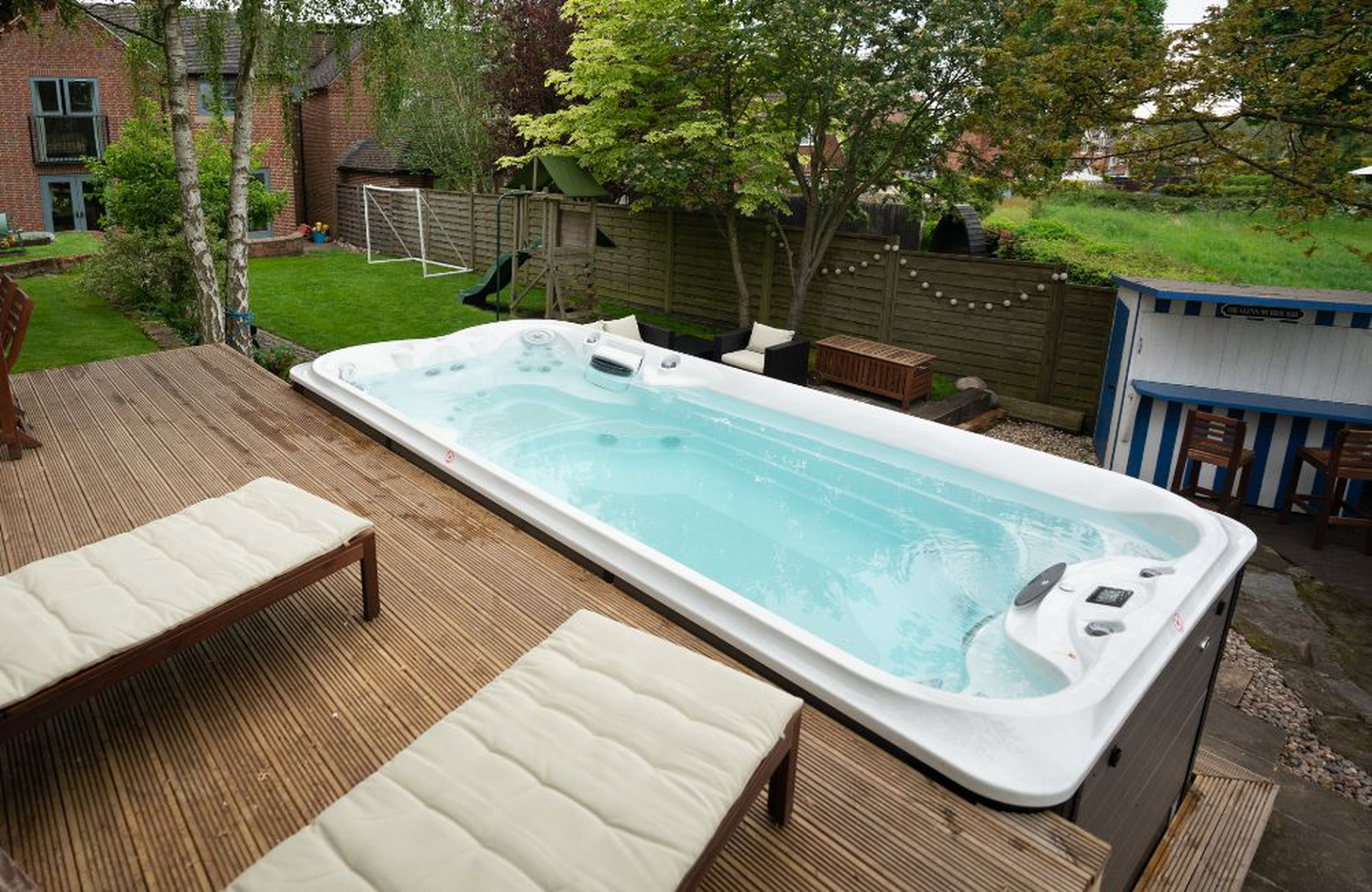 Jacuzzi&reg; Swim Spa Deck