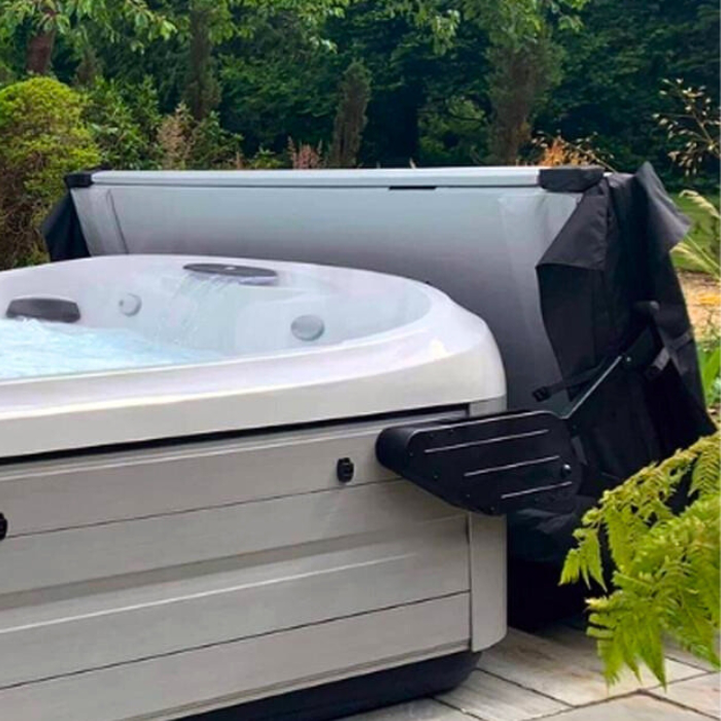 Hot tub covers - Everything you need to know 