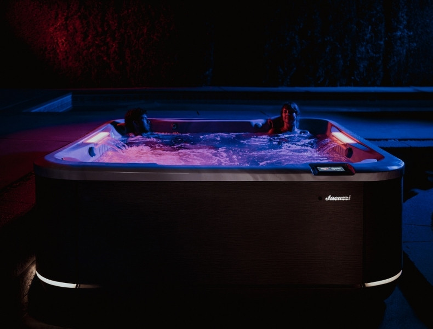J5&trade; Hot Tubs