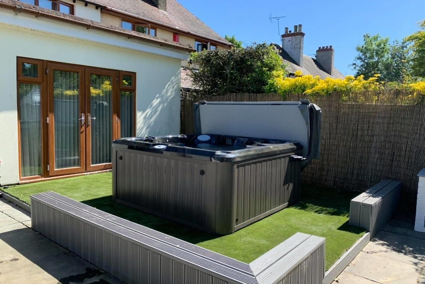 Best hot tubs under £10,000 UK 2023 Jacuzzi® UK Jacuzzi® United Kingdom