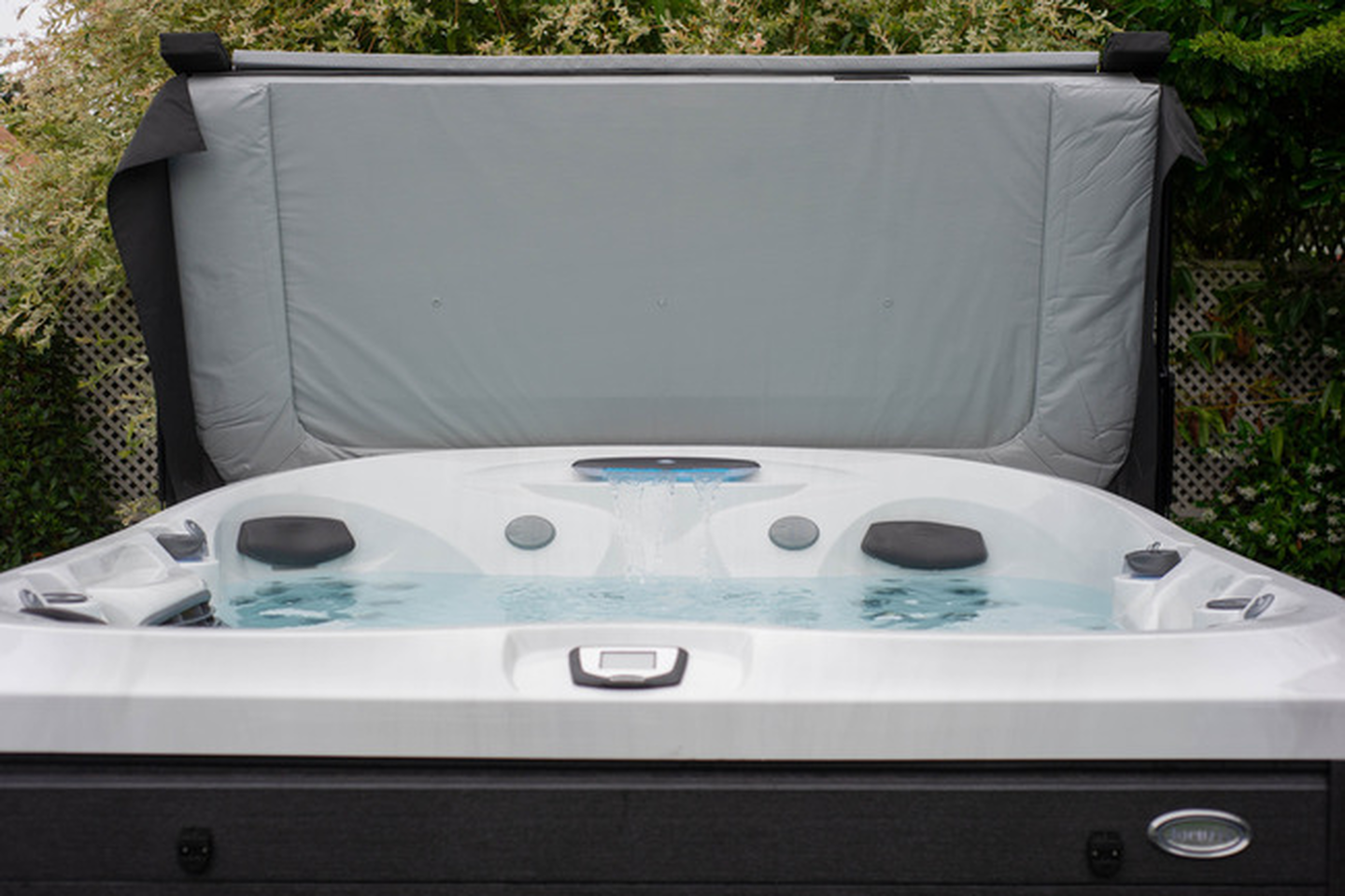 Top 5 hot tub buyer mistakes and how to avoid them Jacuzzi® UK