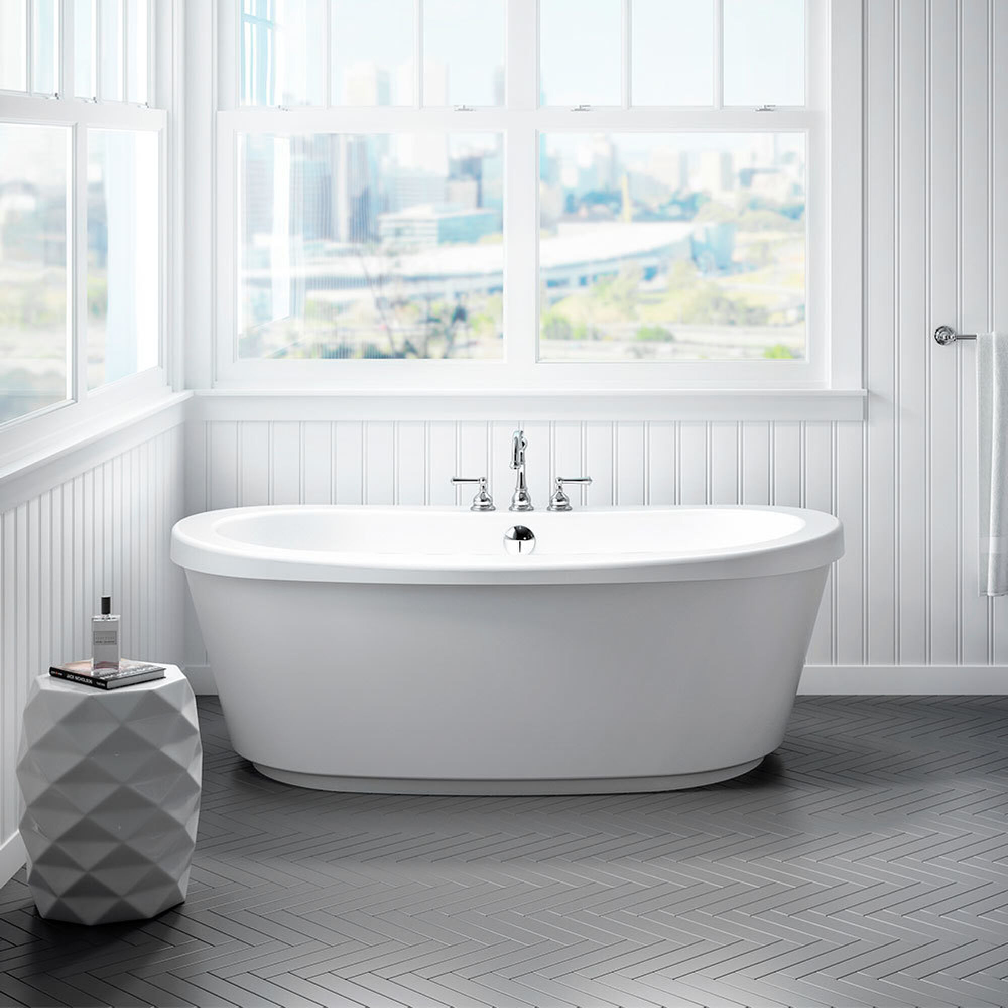 Bravo™ Freestanding Bath Jacuzzi®