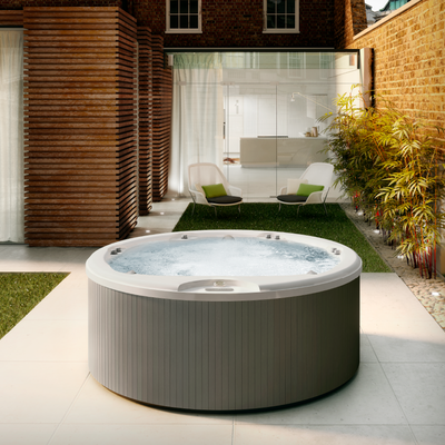 Alimia: большой спа-бассейн круглой формы для пар и небольших семей