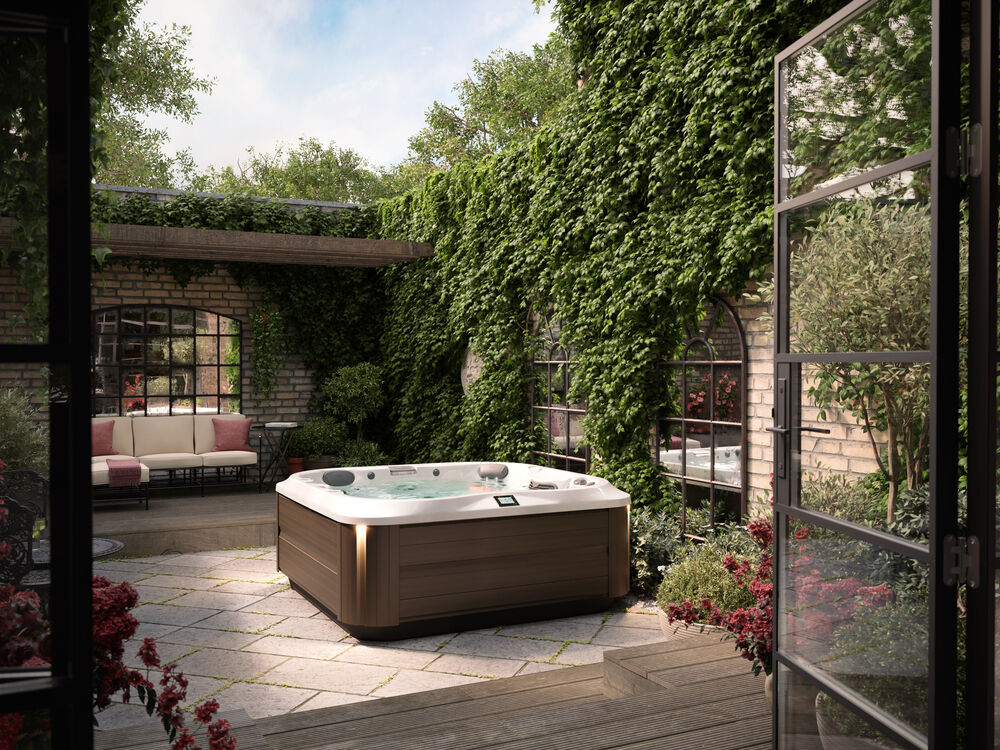 J-335™ Comfort with Compact Lounge Seat | Jacuzzi® United Kingdom