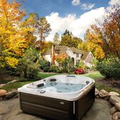 J-485™ DESIGNER HOT TUB WITH OPEN SEATING