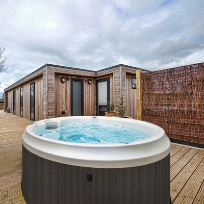 J-210™ CLASSIC ROUND HOT TUB