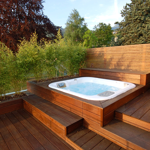 Review of Jacuzzi® J-XL® Collection with Infrared — What’s changed?