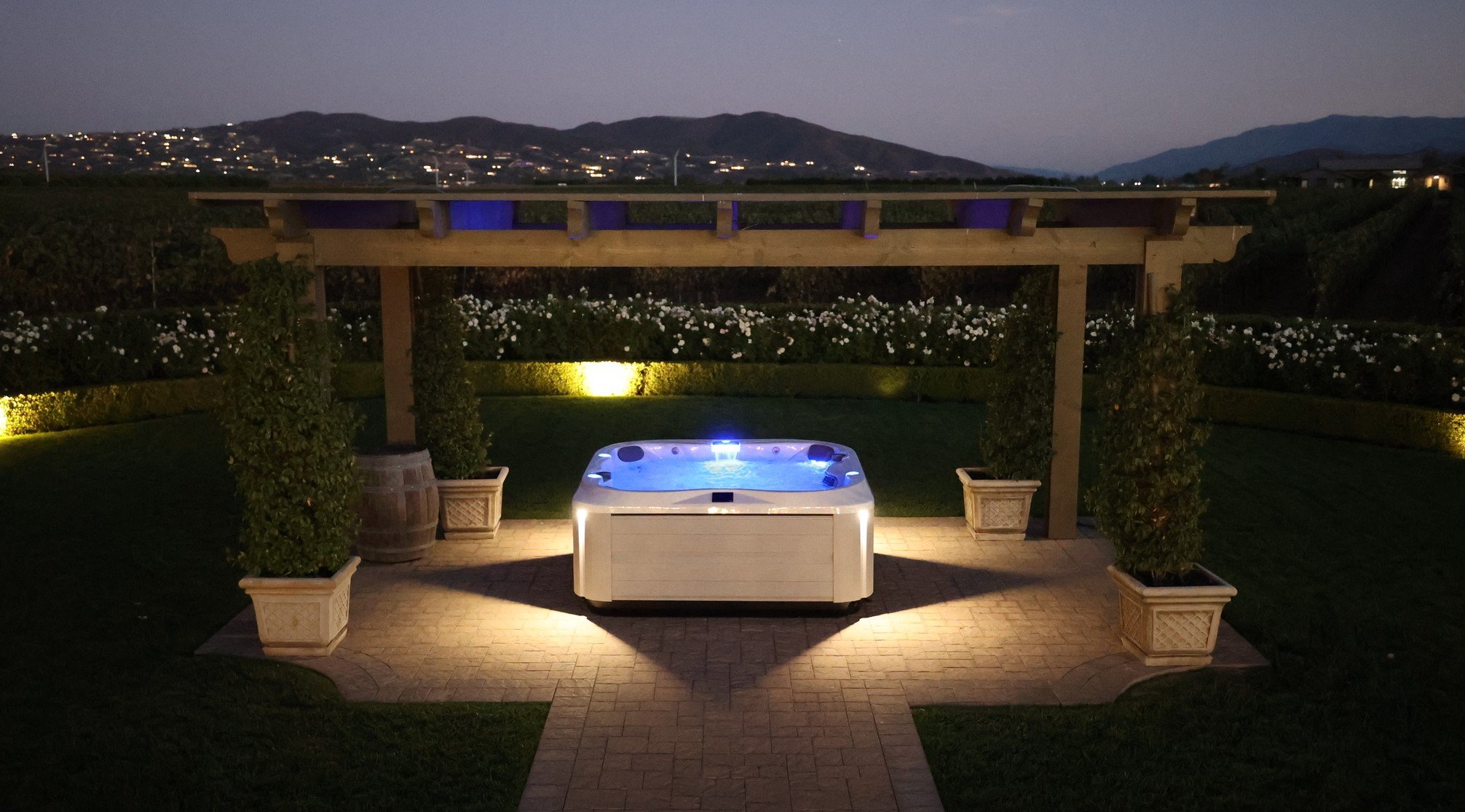 Dlaczego warto kupić wannę spa Jacuzzi®? Oto wszystkie jej zalety