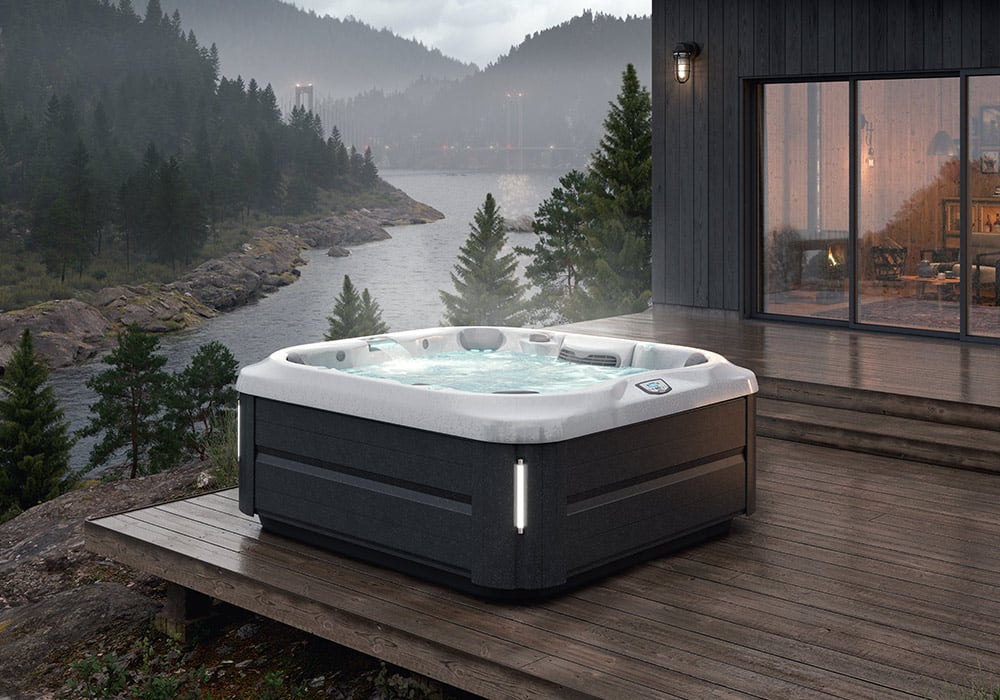 What is the lifespan of a Jacuzzi® hot tub?