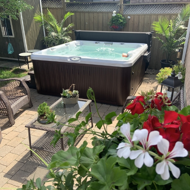 Hot tubs for sale near me (Brands in UK, where to buy and more)