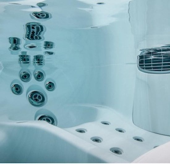 WHAT IS CLEARRAY ACTIVE OXYGEN™ IN A HOT TUB AND DO I STILL NEED CHLORINE? (FEATURES, COST SAVING BENEFITS AND MORE)