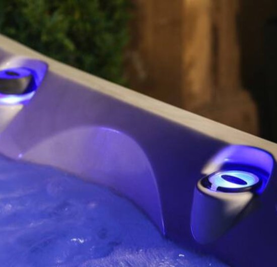 HOW MUCH ELECTRICITY DOES A JACUZZI® HOT TUB USE IN 2023?