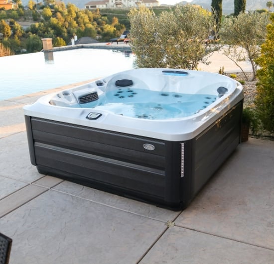 Hot Tub vs Jacuzzi: What's the Difference?