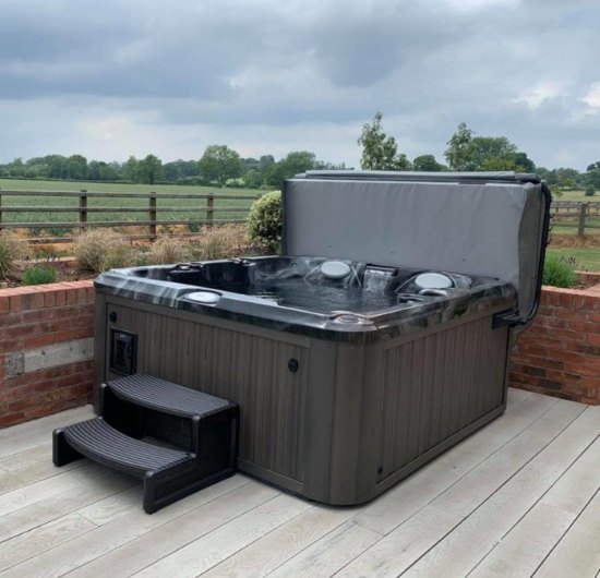 OUTDOOR VS INDOOR HOT TUBS (PROS, CONS AND MORE)